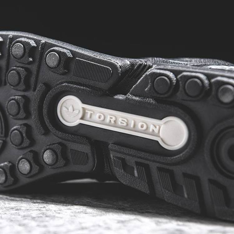 triple black flux adidas